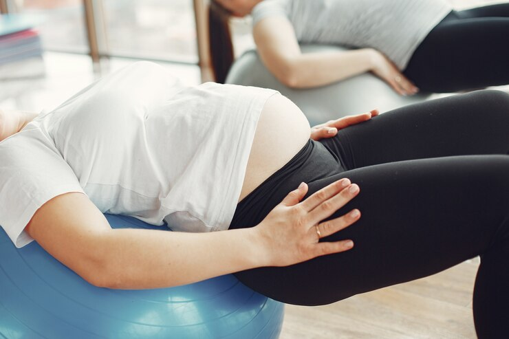 Ostéopathie et grossesse : soulager les douleurs et préparer l’accouchement